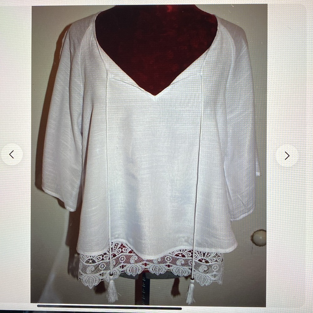 Unique Spectrum - Lovely white boho top w/tassels & 3/4 angel sleeves Size: XL